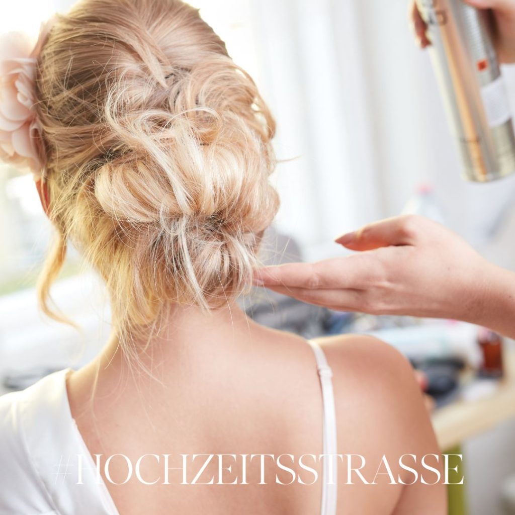 Probetermine für Dein Brautstyling sind in der #HOCHZEITSSTRASSE bei Köln selbstverständlich. Buch jetzt Deinen Probetermin bei unserer Brautstylistin.