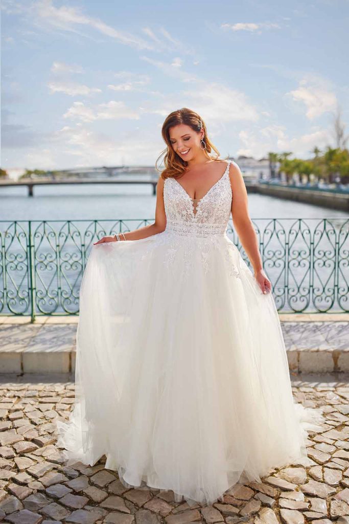 Tolle Brautkleider und Brautmode in großen Größen und XXL findet Ihr in der #HOCHZEITSSTRASSE Wermelskirchen bei Köln.